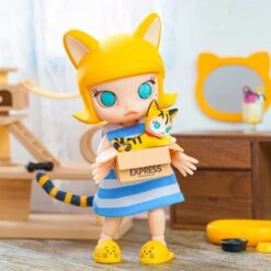 MOLLY Cat In The Box Action Figure -Outlet Mega Plush Store 20231011 120204 620904 1200x1200