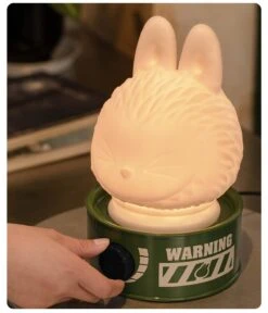 THE MONSTERS Home Of Elves Series-Vinyl Doll Lamp -Outlet Mega Plush Store 20231130 165520 342498 1200x1399