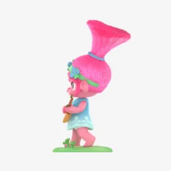 Molly Trolls Poppy Figurine -Outlet Mega Plush Store 20240710 173305 385434 molly trolls poppy figurine details 3 1200x1200