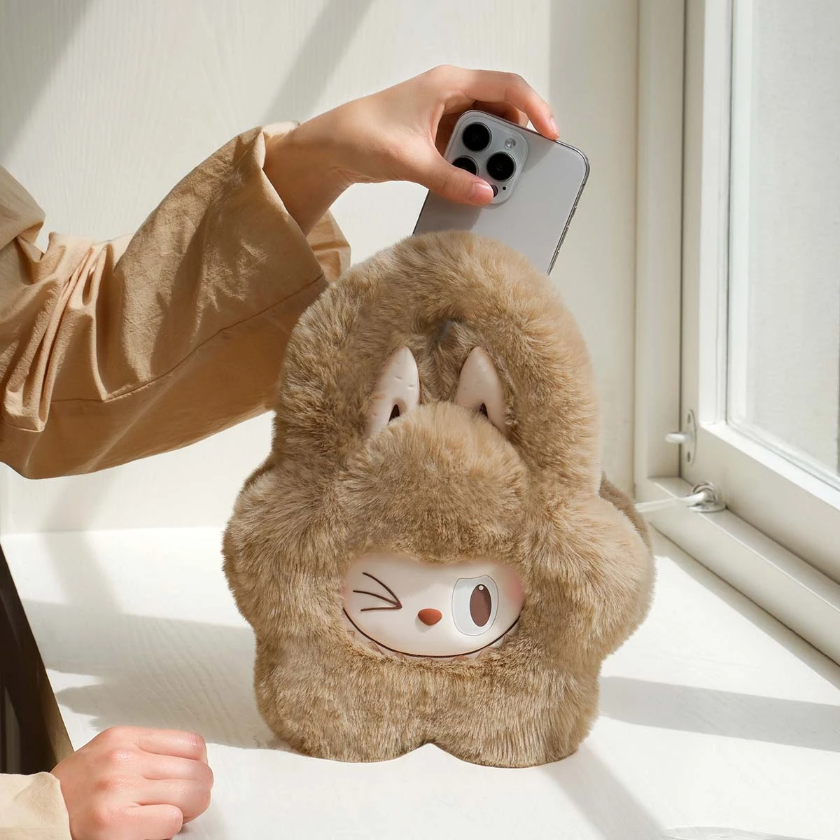 THE MONSTERS Classic Series-Plush Flower Bag 3 THE MONSTERS Classic Series-Plush Flower Bag - Image 3