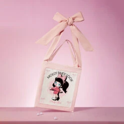 MOLLY Daily Look Series-Shoulder Bag（Fashion Rising Star） -Outlet Mega Plush Store 20250106 101238 310262 scene3 molly daily look series shoulder bag accessories details popmart us 1200x1200