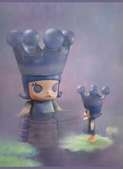 MEGA ROYAL MOLLY 1000% Monet-Les Nymphéas -Outlet Mega Plush Store 20250221 180633 486243 6 mega royal molly 1000 monet les nymphe as mega details popmart us 1200x1645