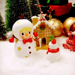 Sweet Bean Snowman Figurine -Outlet Mega Plush Store scene 02 dNeehp8zW5 1200x1200