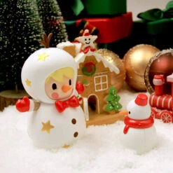 Sweet Bean Snowman Figurine -Outlet Mega Plush Store scene 03 hXgcXOBtZ9 1200x1200
